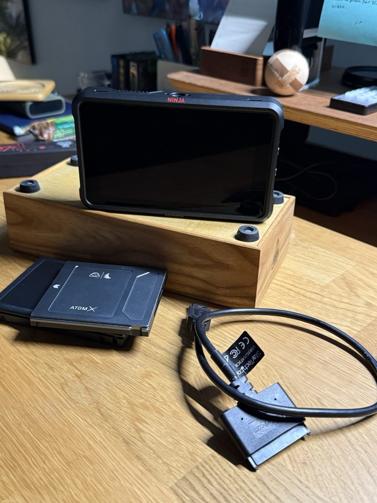 Atomos Ninja V 4k HDMI Recorder With 1tb SSD, SSD Cage adapter, and Extras