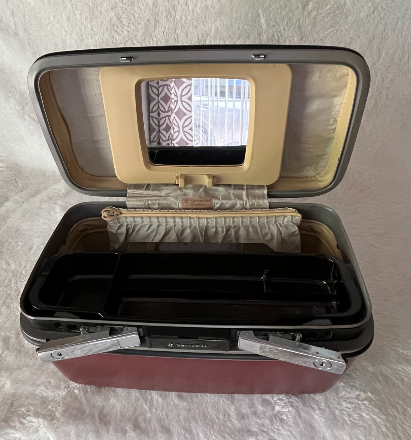 Samsonite Silhouette Survivor Vintage Train Case Luggage w/Key Burgundy TV PROP