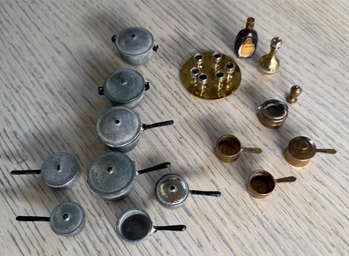 Vintage Dollhouse Kitchen Cooking Pots & Pans Metal Brass +++