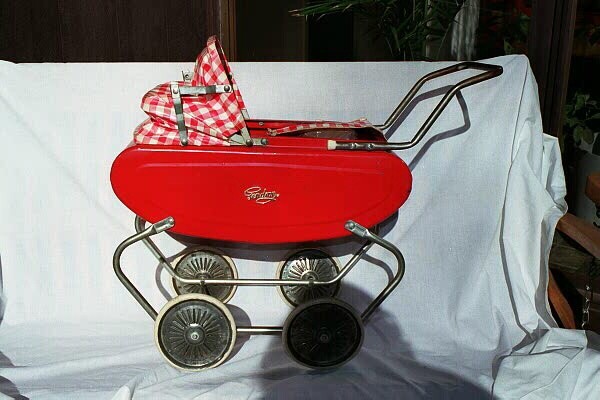 TIN GENDRON baby doll carriage vintage 1974