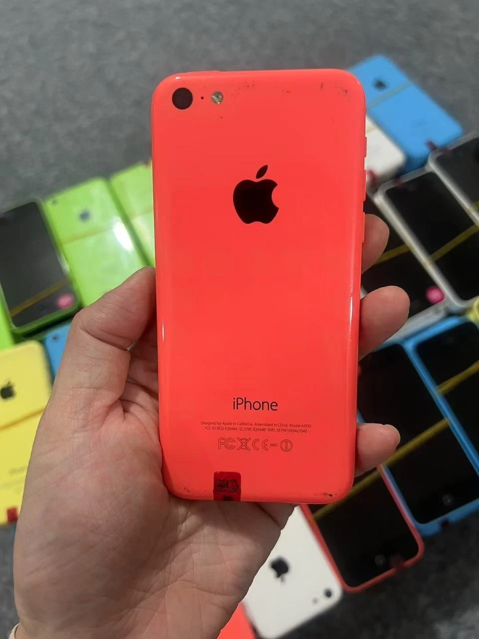 Apple iPhone 5c (Unlocked) 90% n ew - 8 GB / 16 GB / 32GB - PINK Charge Cord