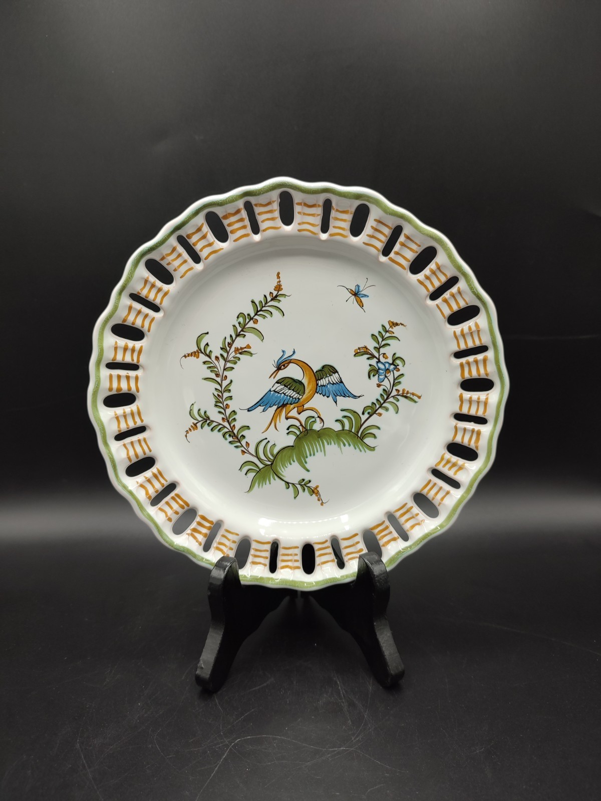 Superb decorative plate, signed Lallier à Moustiers