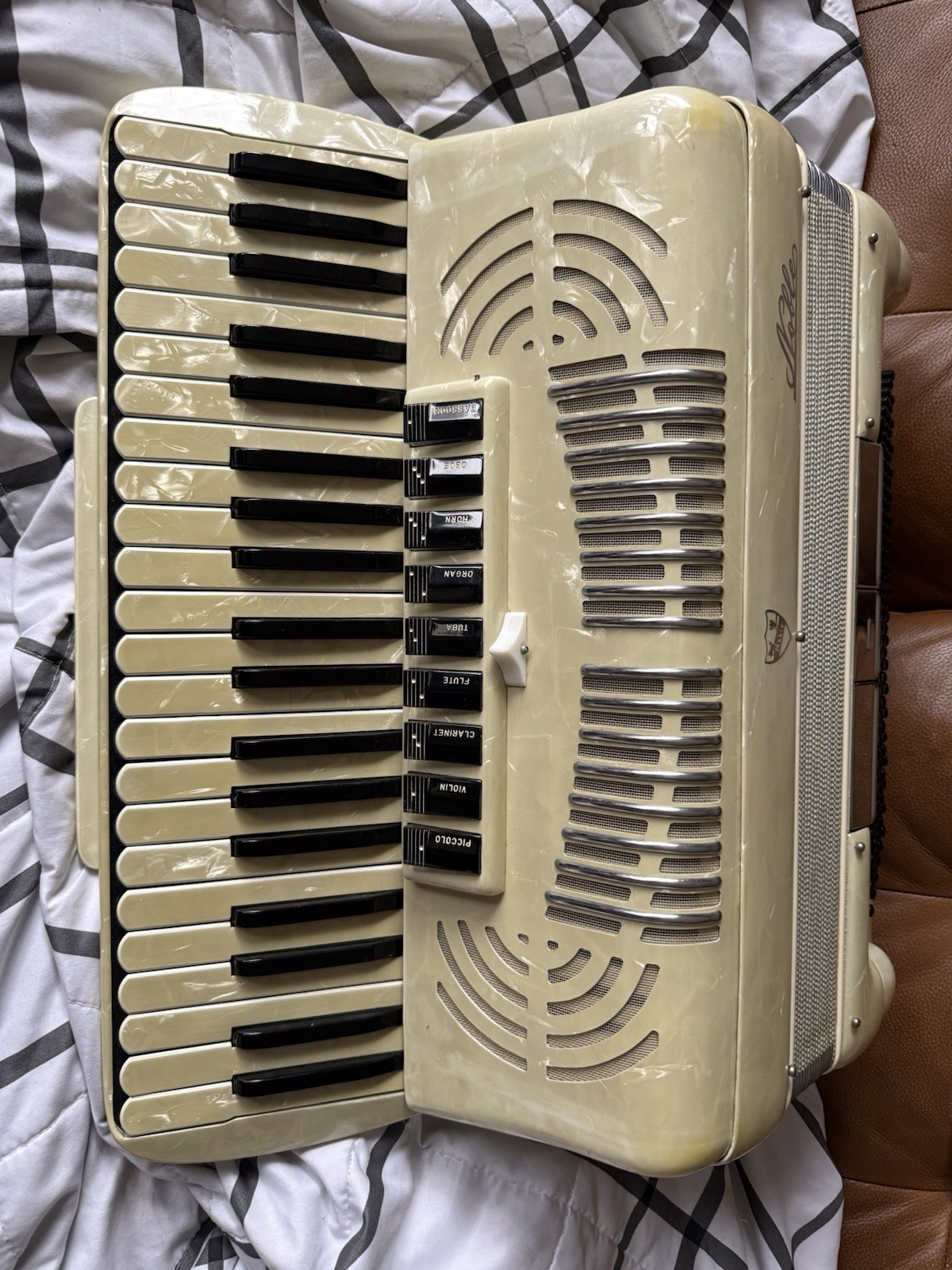 Italian Noble Accordion With 4/5 Hand Made Reeds And 19 Inch Keyboard
