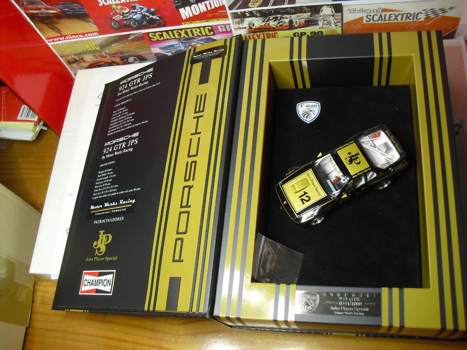 Falcon Slot Cars Porsche 924 GTR JPS Ref. 09FA2 1/32