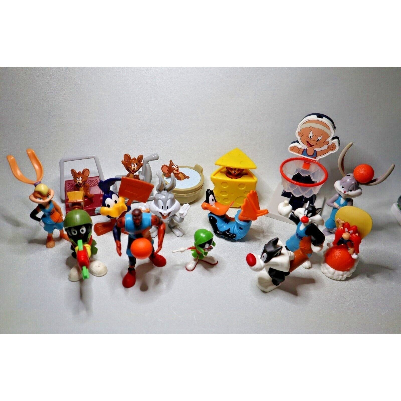 Lot of Looney Toons and more  Figures  McDonalds lot of 16 (CS4)