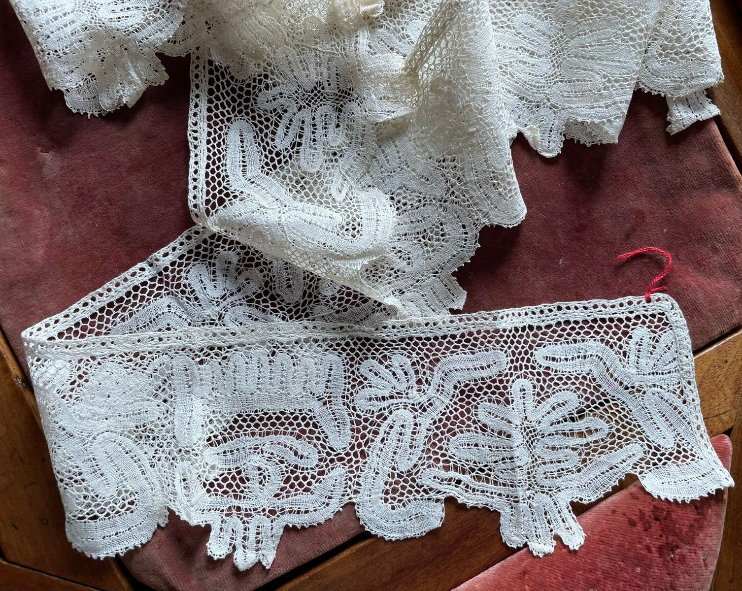 BEAUTIFUL Russian-style bobbin lace flounce - 19th century - 3.15 meters