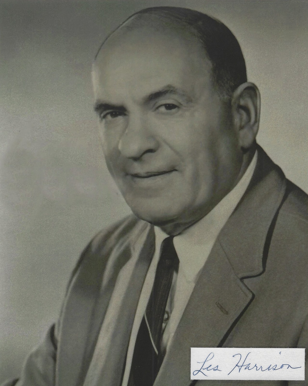 Les Harrison Autographed Signed 8x10 Photo - NBA Rochester Royals HOF RARE w/COA