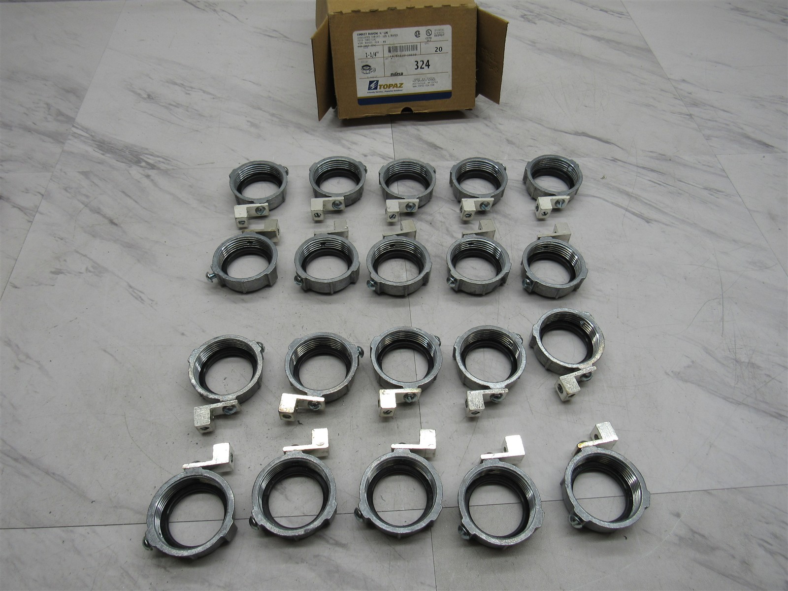 20 LOT - NEW Topaz 324 1-1/4" Die-Cast Insulated Grounding Rigid Conduit Bushing