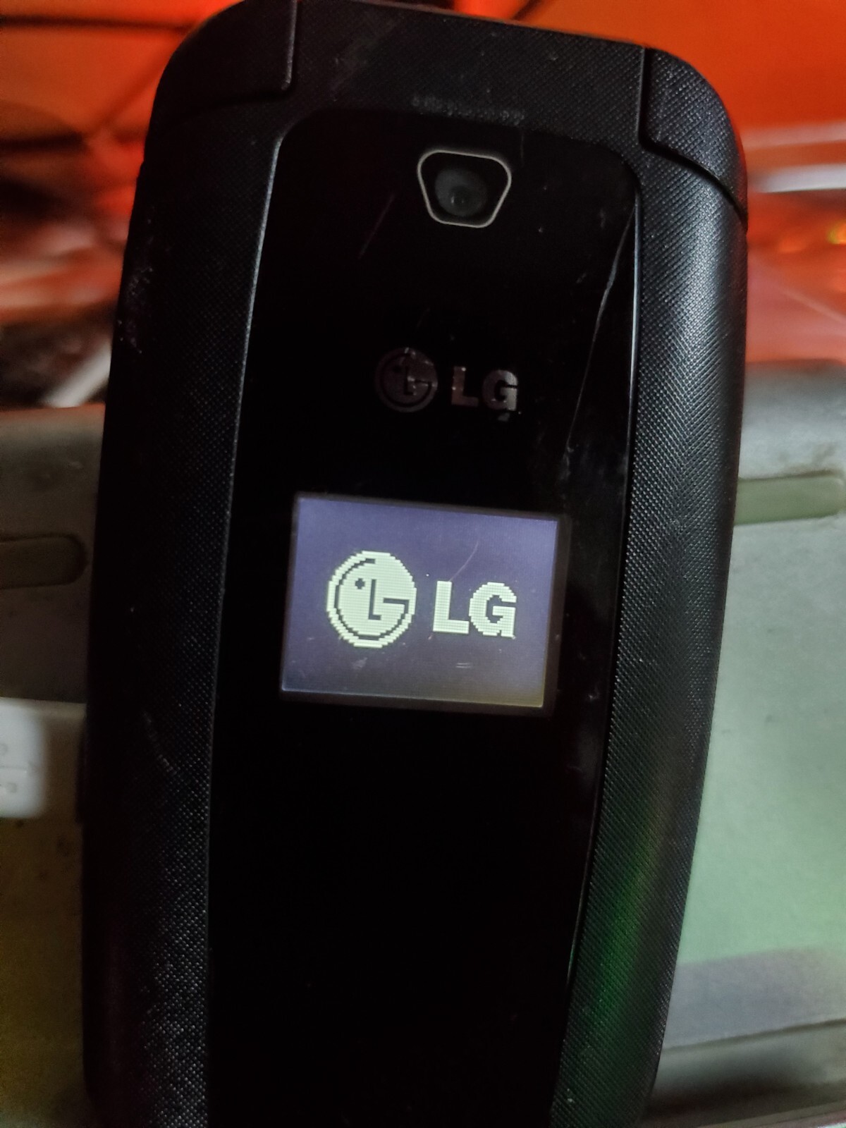 LG 440G TracFone Flip Cell Phone Vintage Tested Powers No Charger Prop ZNFLG440G