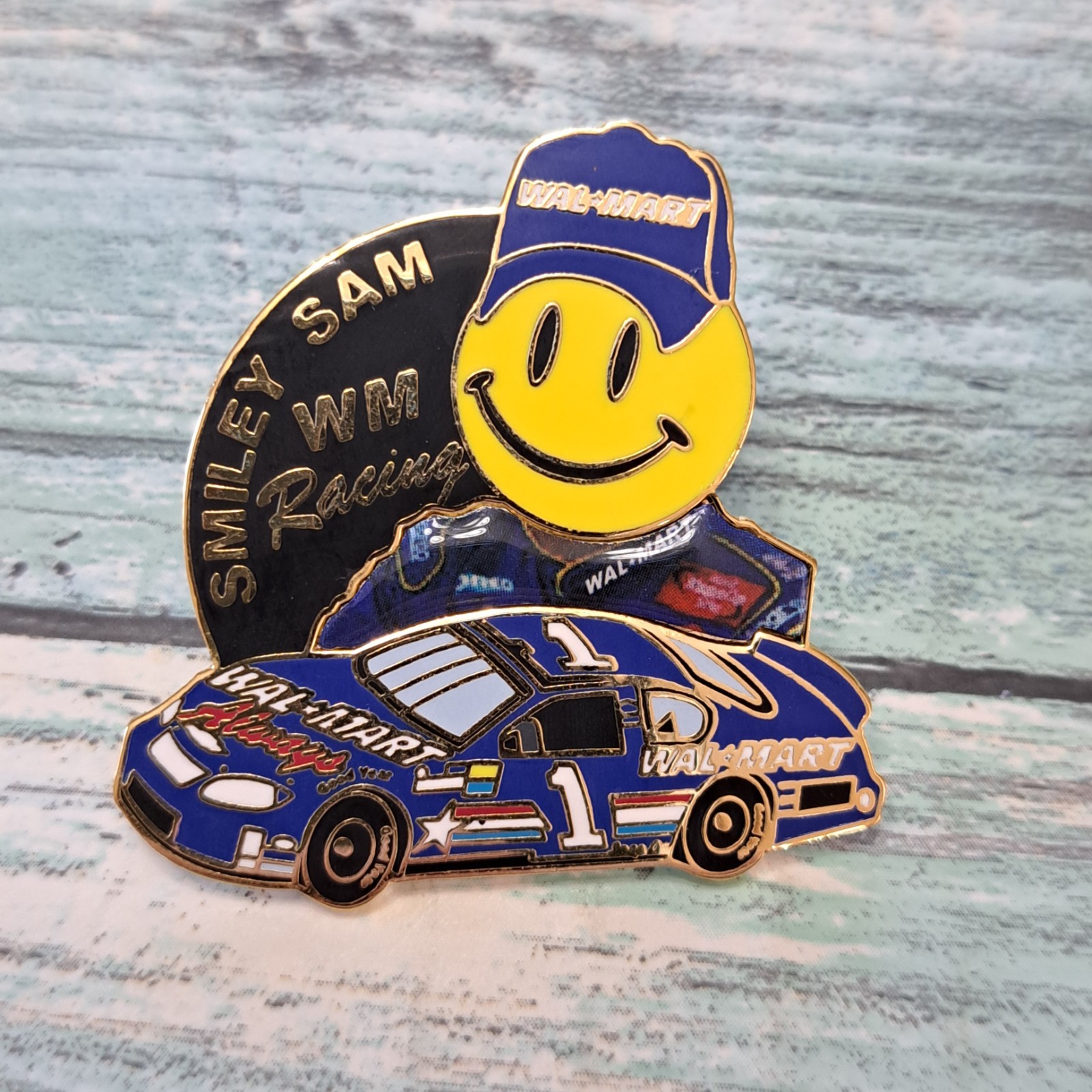 Walmart Associate Employee Pin - Smiley Sam WM Racing Nascar 1 Car Driver