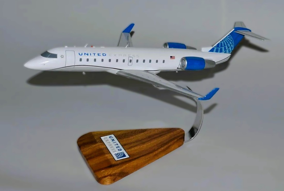 United Express Bombardier CRJ-200 New Color Desk Display Model 1/72 SC Airplane