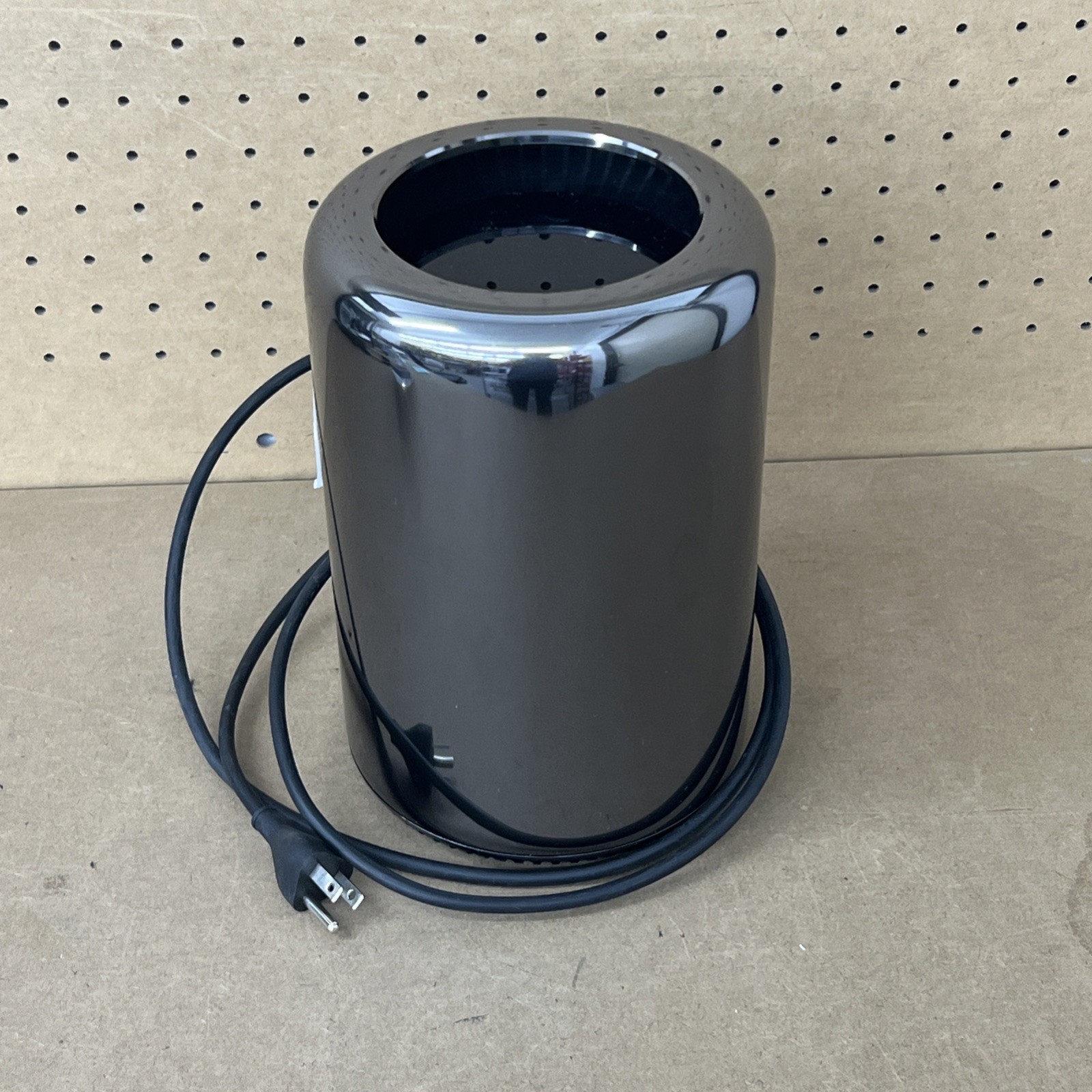 Apple Mac Pro Intel Xeon 12-Core E5-2697v2 64GB RAM 1TB SSD D700 A1481 - Good