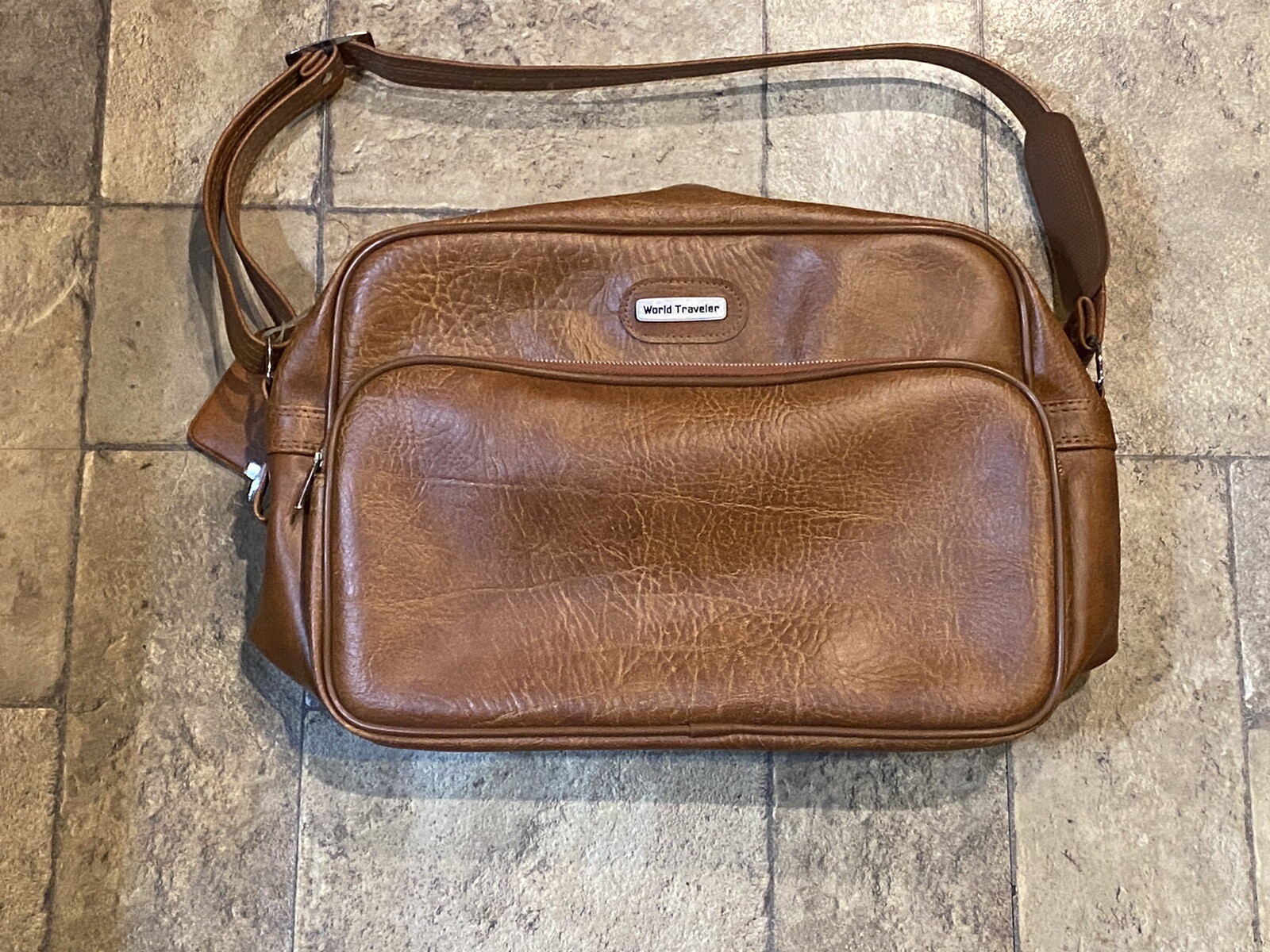 Vintage World Traveler Luggage 20" Carry On Bag Leather 