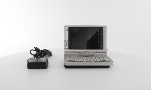 Vintage Sharp Zaurus PDA Handheld - 64 MB RAM 640 x 480 LCD (SL-C860)