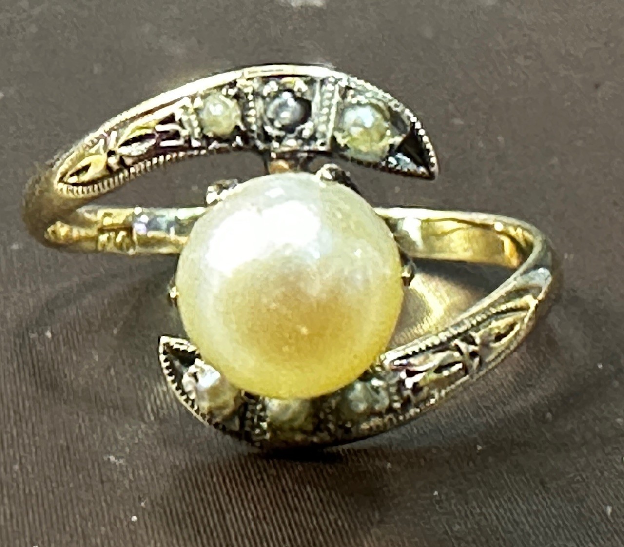 COOL Beautiful Vintage 14k gold Cultured Pearl Ring with Seed Pearls Estate