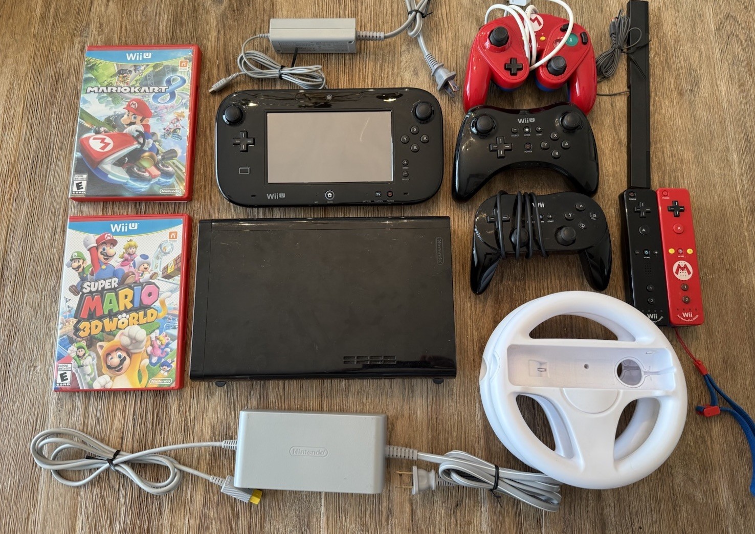 Nintendo Wii U Console Mario Kart 8, Super Mario 3D World, Controllers, Bundle!