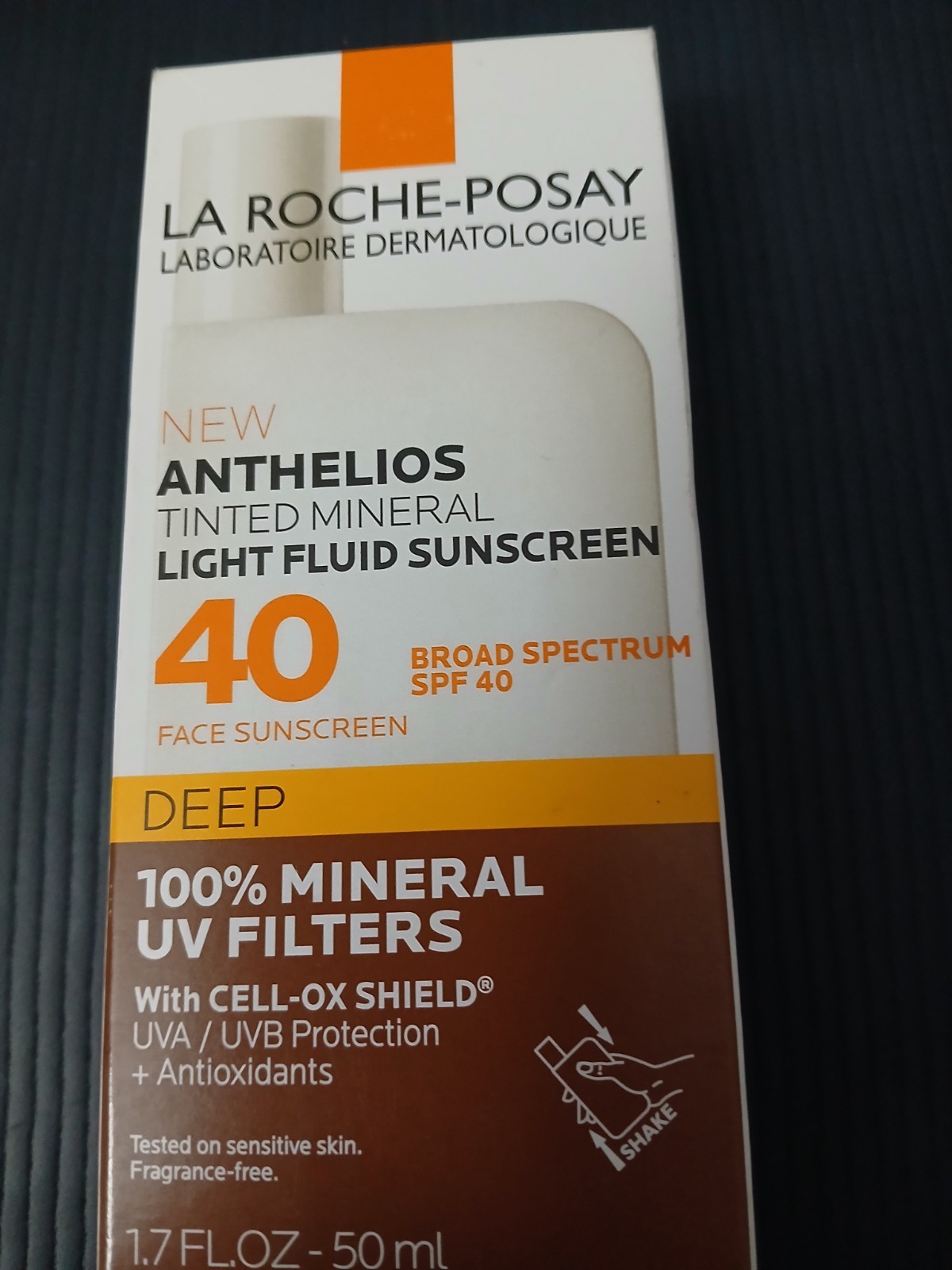 La Roche-Posay Anthelios Tinted Mineral Sunscreen (Medium)  SPF 40, 1.7 fl oz CS