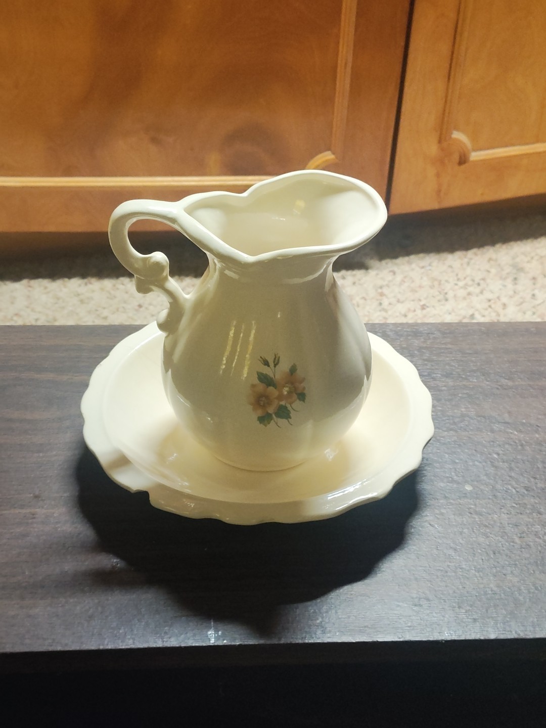 antique wash basin and pitcher set