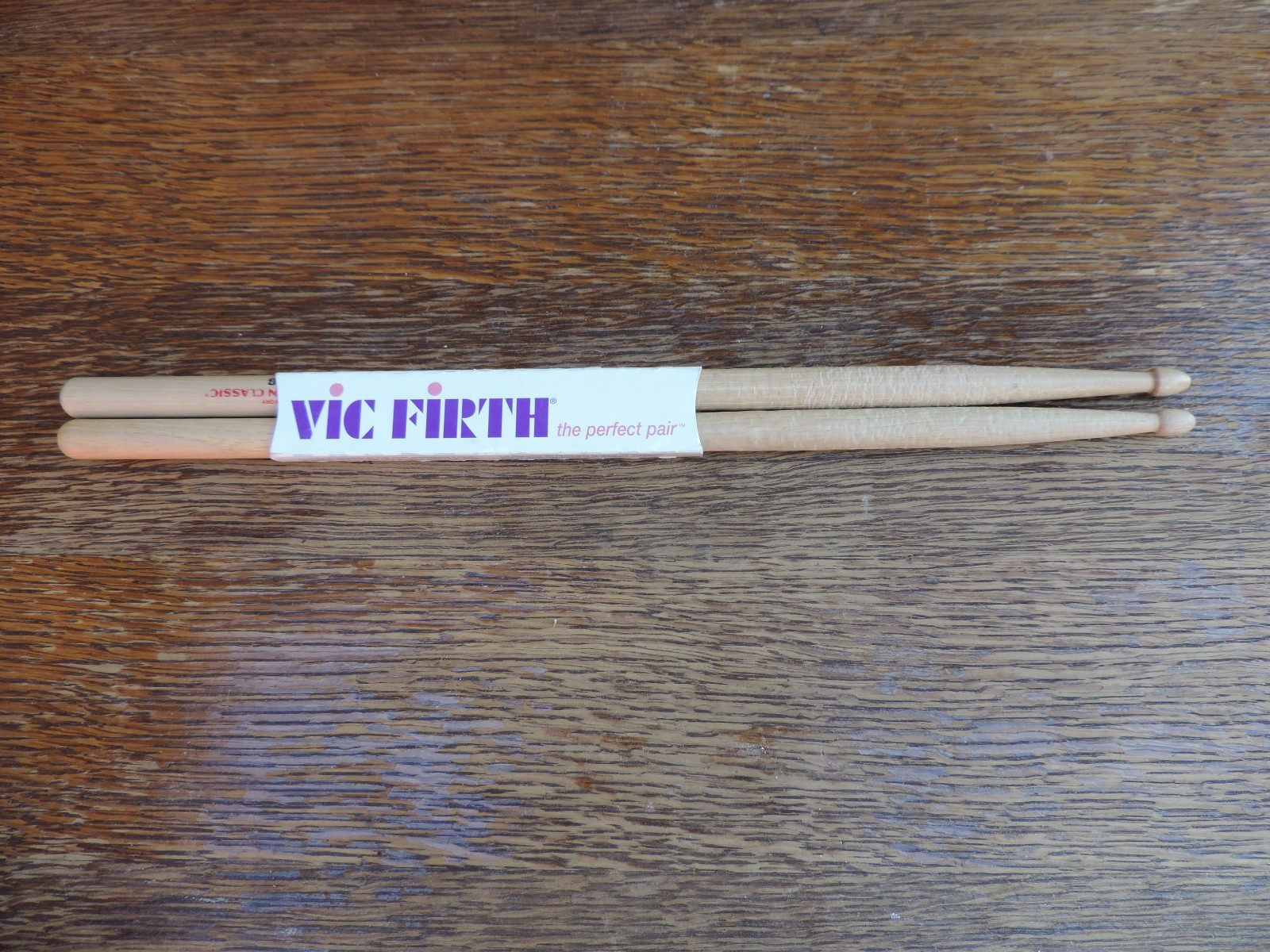 One / An Baguette Vic Firth American Classic 5B & Vater Los Angeles 5A Drum