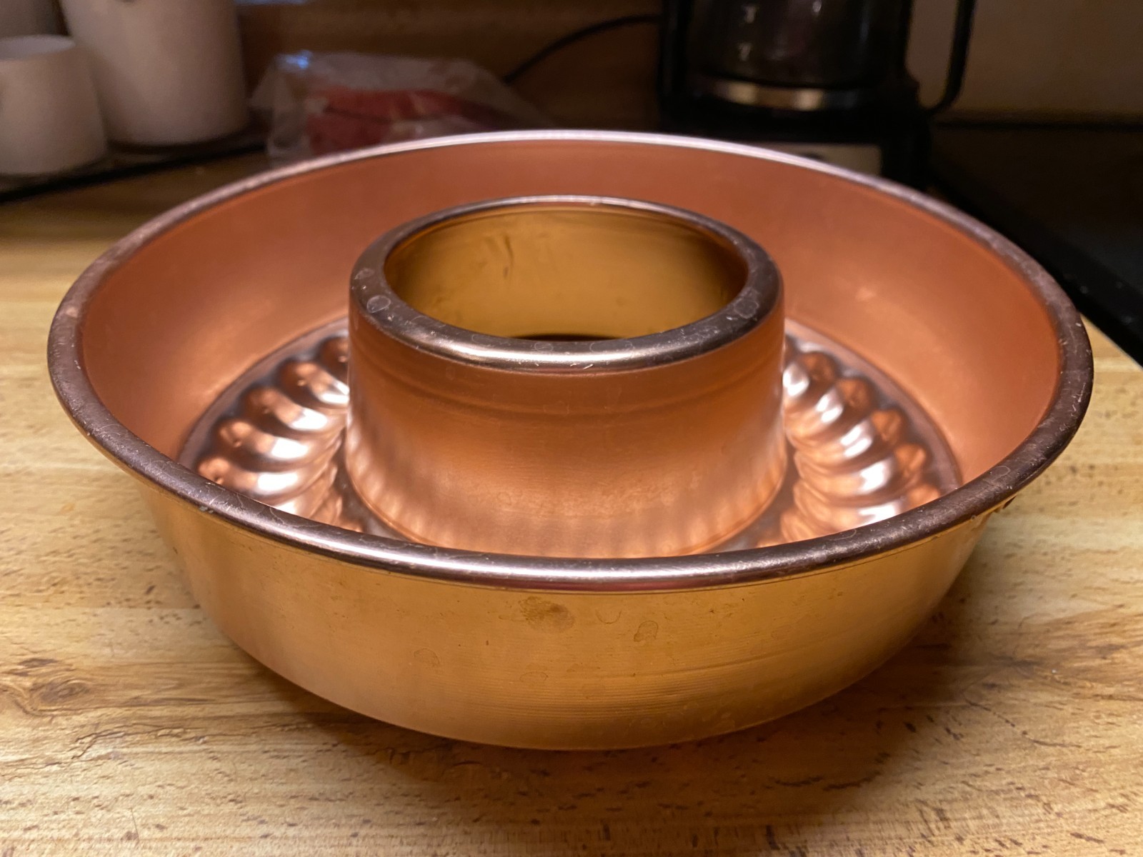 Vintage Copper Colored Aluminum Jello Mold Bundt Ring Cake Mold w/ Hanger 9.5"