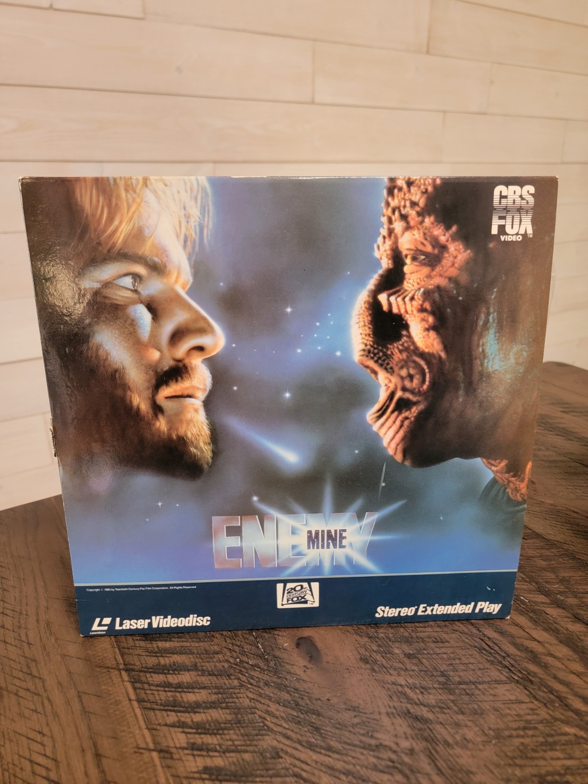 Enemy Mine Laserdisc Dennis Quaid, Louis Gossett Jr., 1985 VG+ CLEAN Disc