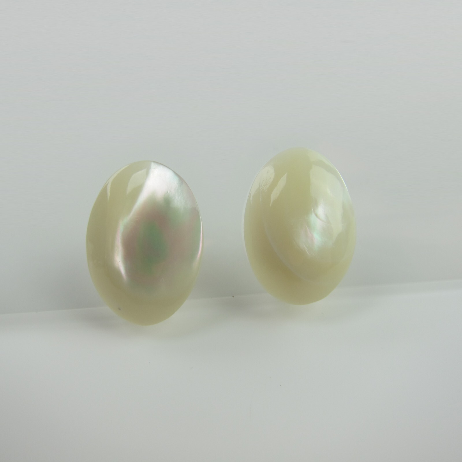 Vintage Oval Faux Pearl Gold Tone Screw Back Earrings Mid Century Estate Jewelry