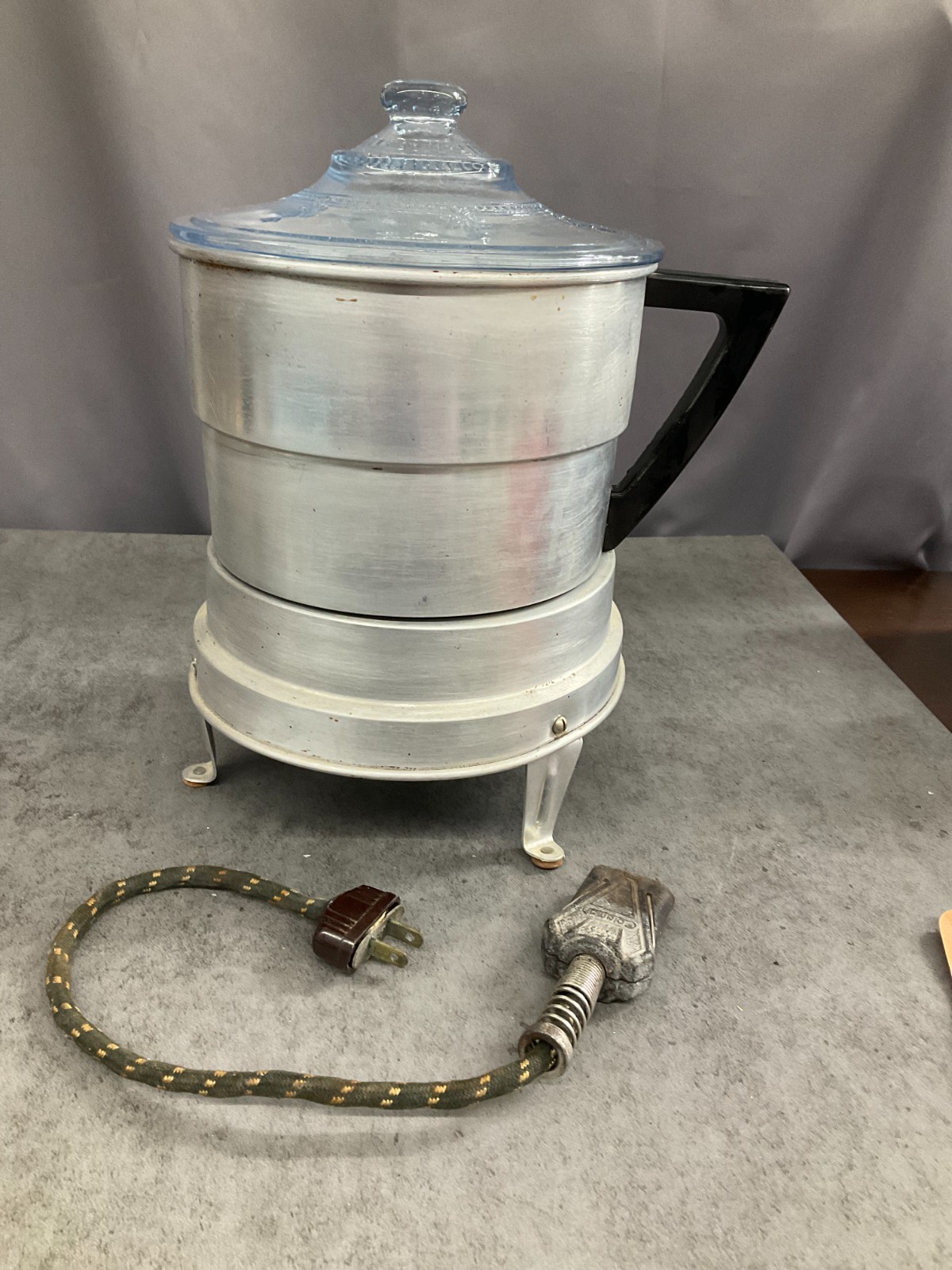 Wyndale electric popcorn popper with Fire King Philbe sapphire lid vintage rare