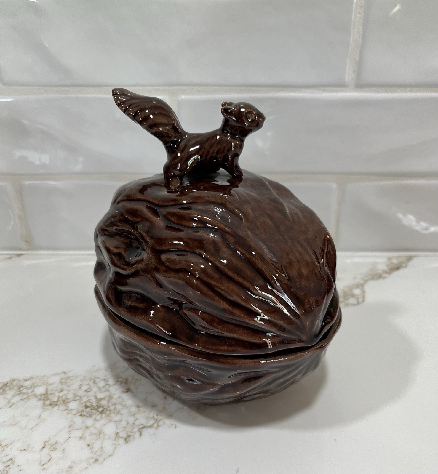 Vintage Arnels Mid Century Modern Walnut Dish with Squirrel Handle/Knob