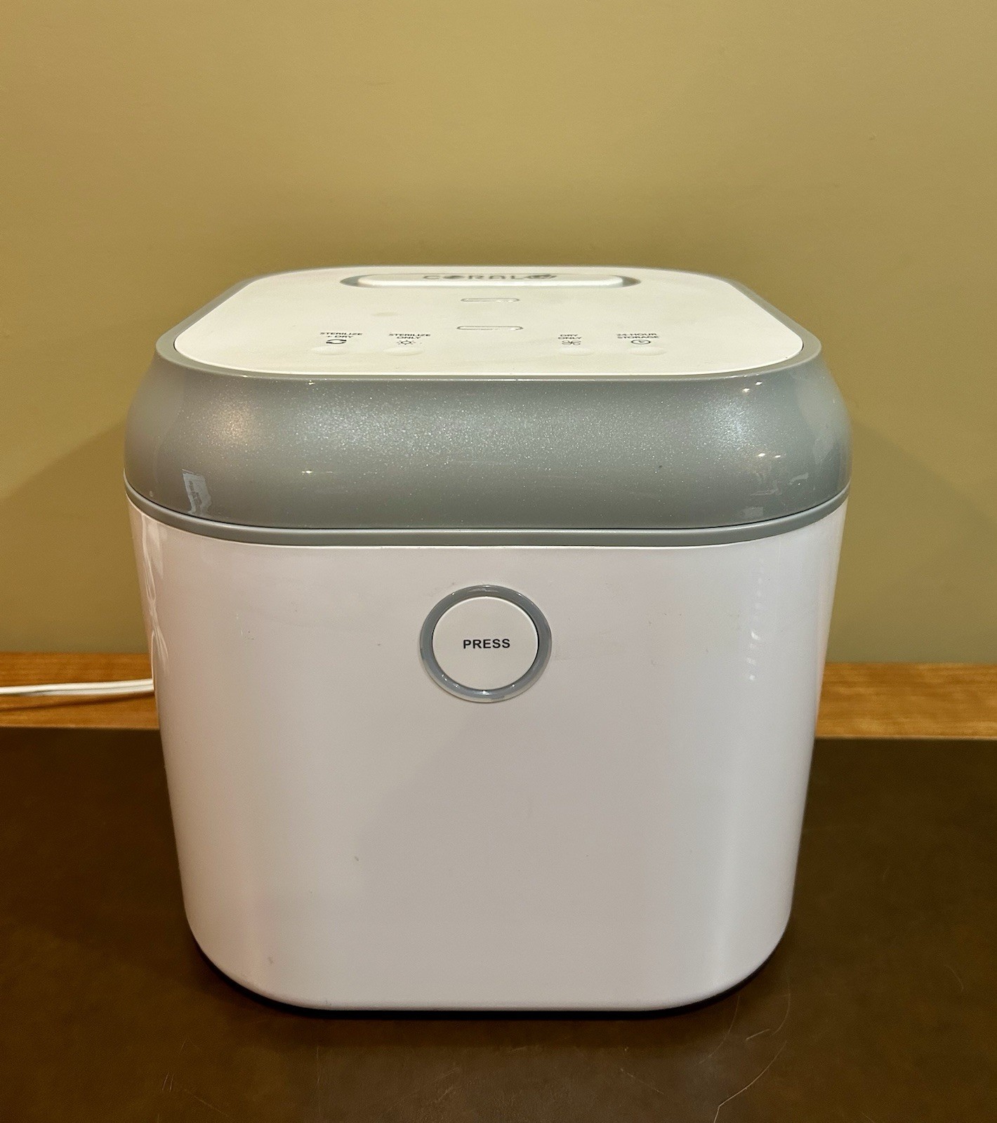 Baby Bottle Dry UV Sanitizer Sterilizer And Dryer For Bottles UVC Tested