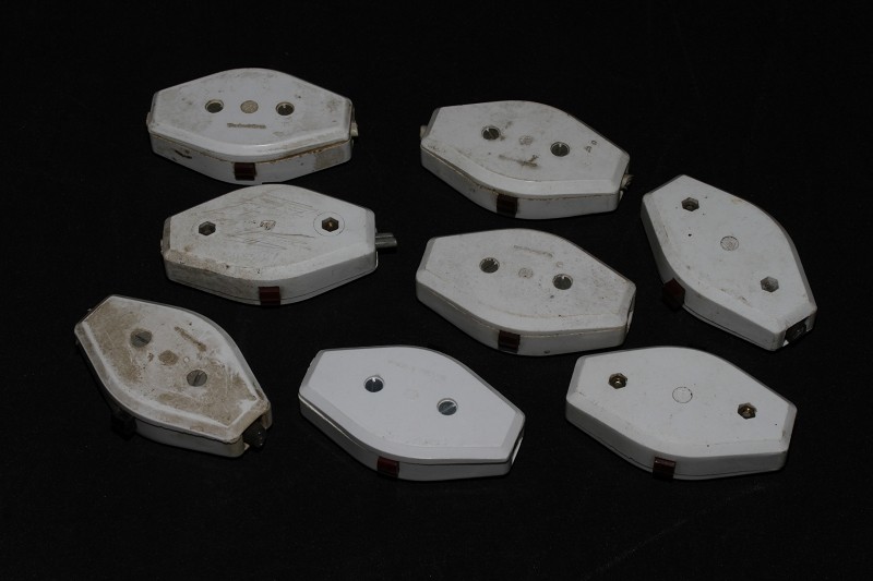 1 X Old Cord Switch Lamp Bakelite Intermediate Switch White Vintage