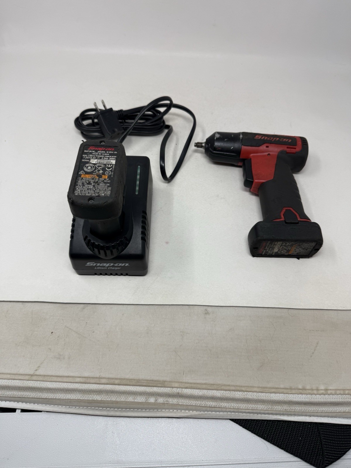 Snap-On CT725A 14.4V 3/8" Drive Cordless Impact Wrench Kit Red