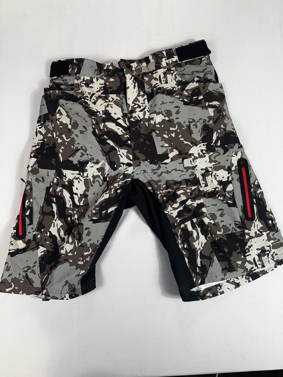 Zoic Men's Shorts XXL Cycling Mountain Biking Zip Pocket Camo