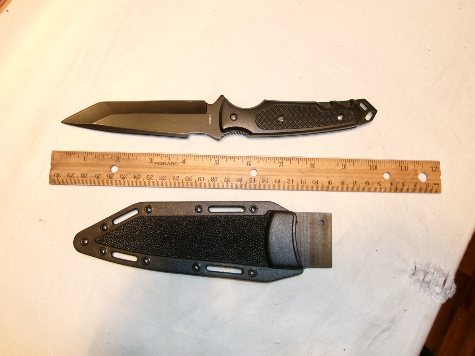 Frost Cutlery Survival Knife w/Sheath