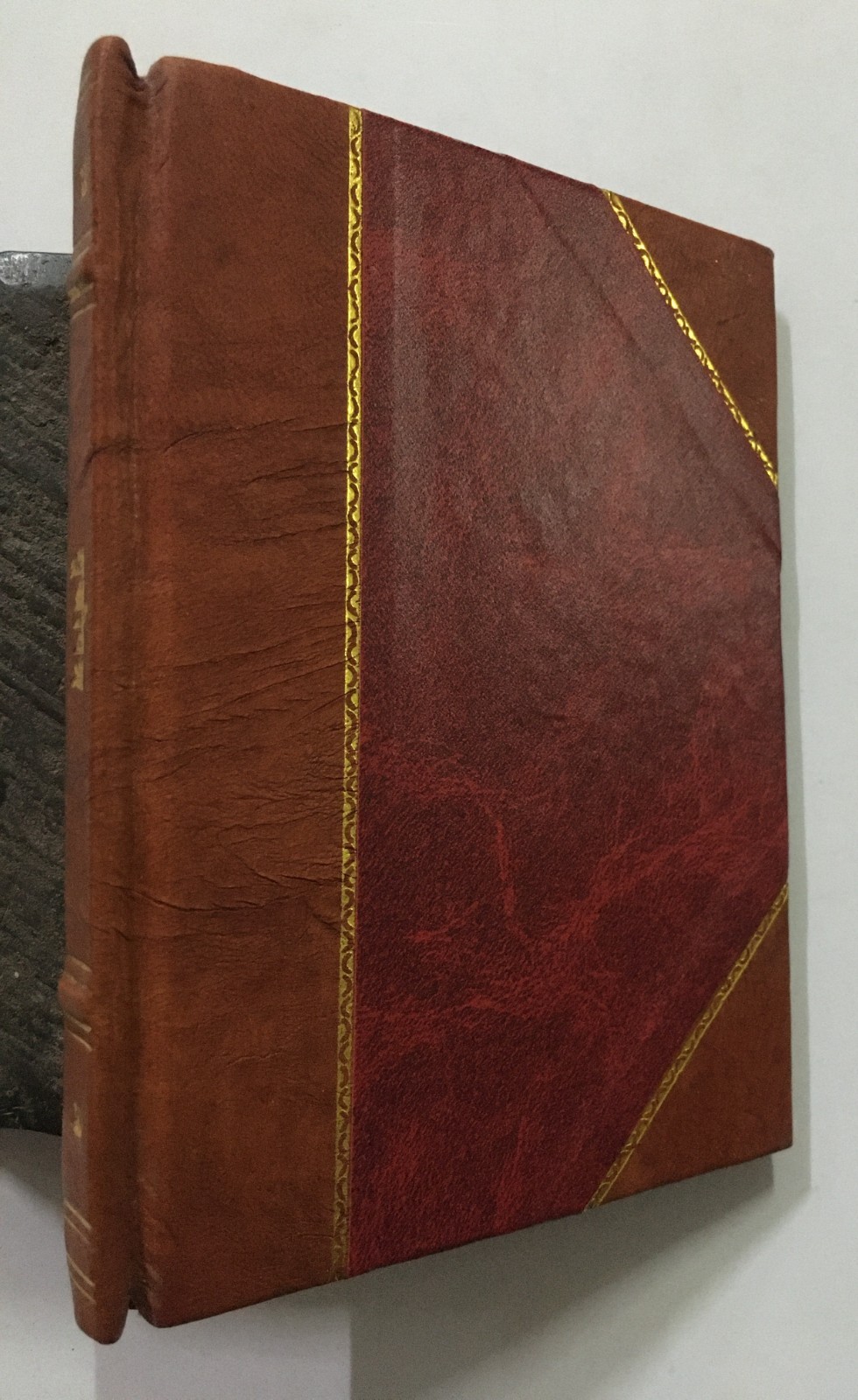 Catalogue Digambar Jain Pustakalaya, Surat. Text In Hindi. C 1930's. 48p.