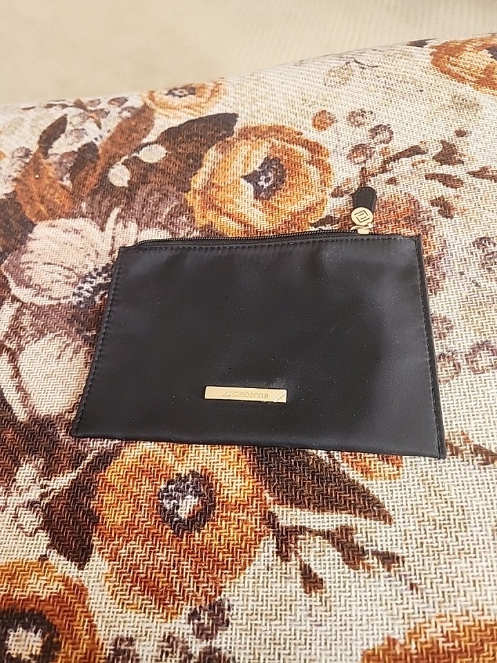Liz Claiborne black zipper pouch/makeup bag/p