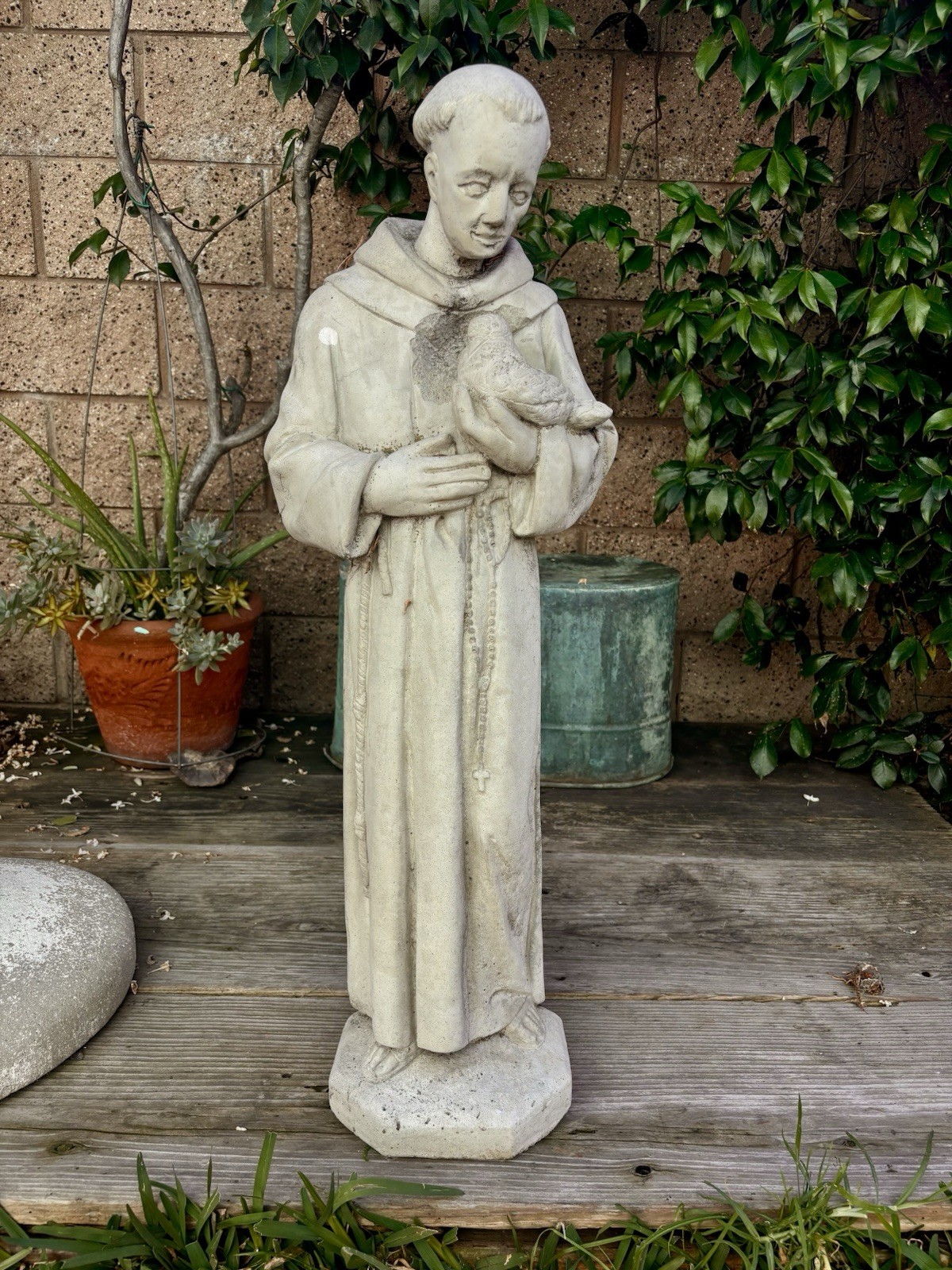 VINTAGE SAINT FRANCIS STATUE Bird Solid Cement Concrete Catholic St. Garden Art
