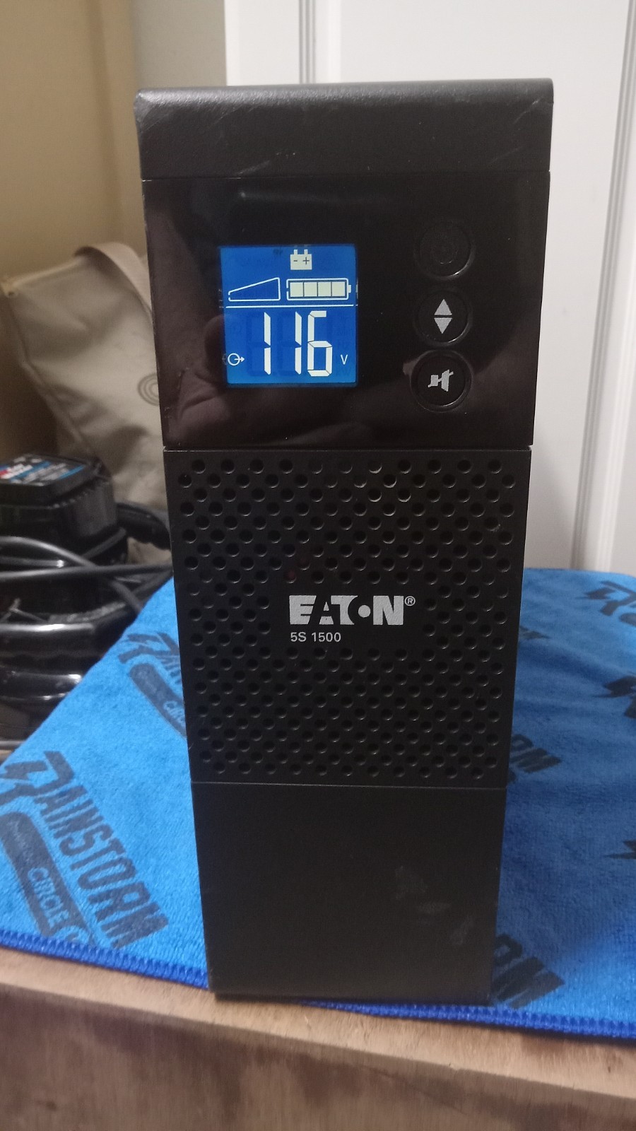 Eaton 5S 1500 Desktop UPS 8 Outlets LED Display Surge Protection Battery Backup