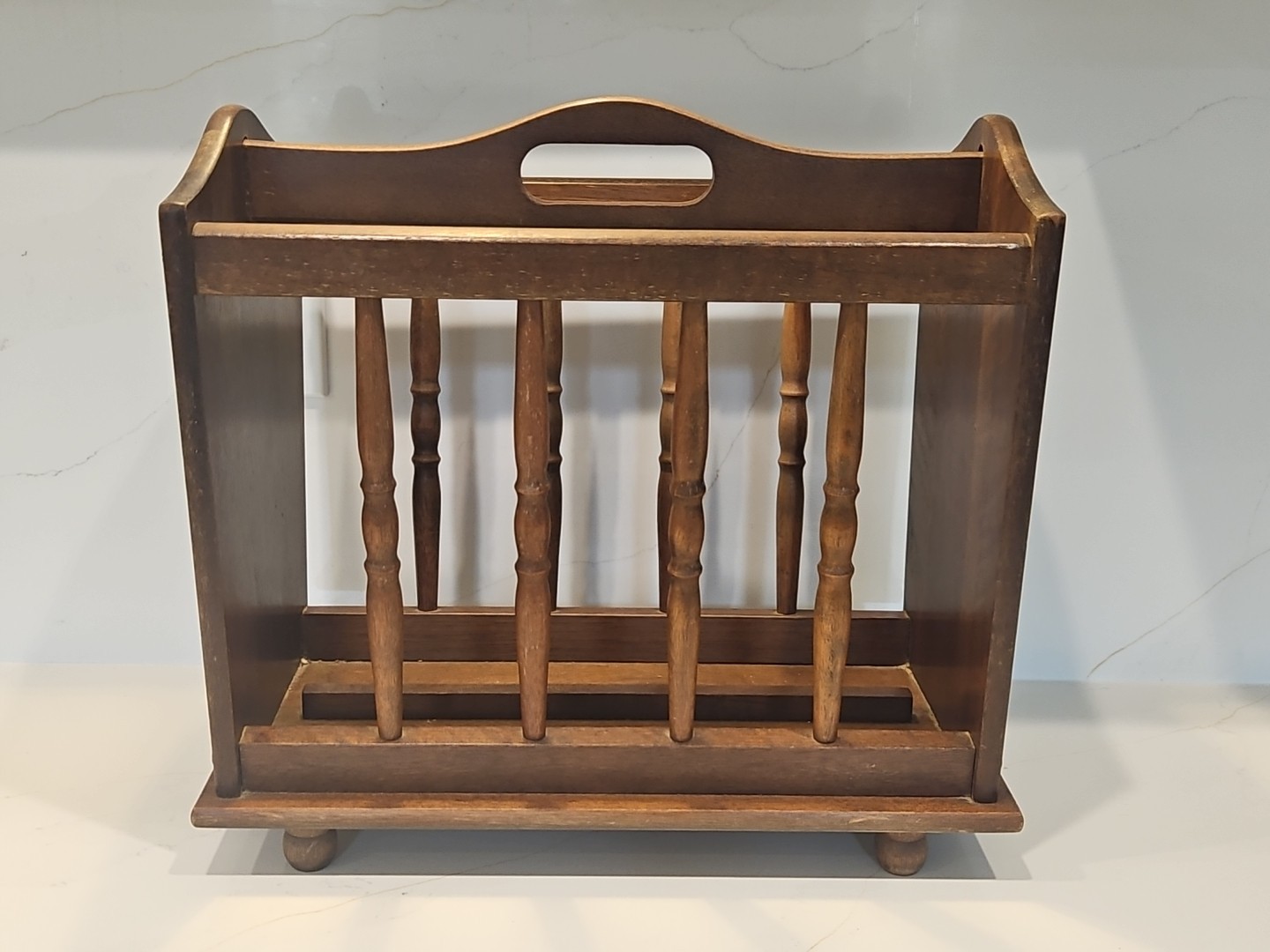 Vtg Colonial Style Wood Divided 2 Section Magazine Rack Spindles 16x15x10