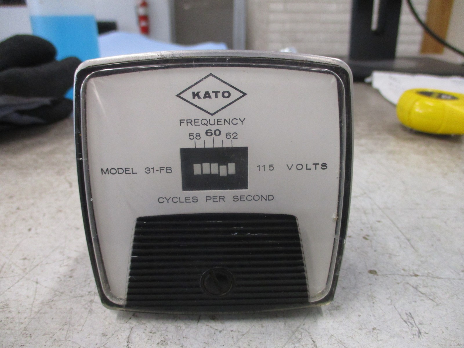Kato Frequency Meter 31-FB Range: 58-62Hz 115V Used