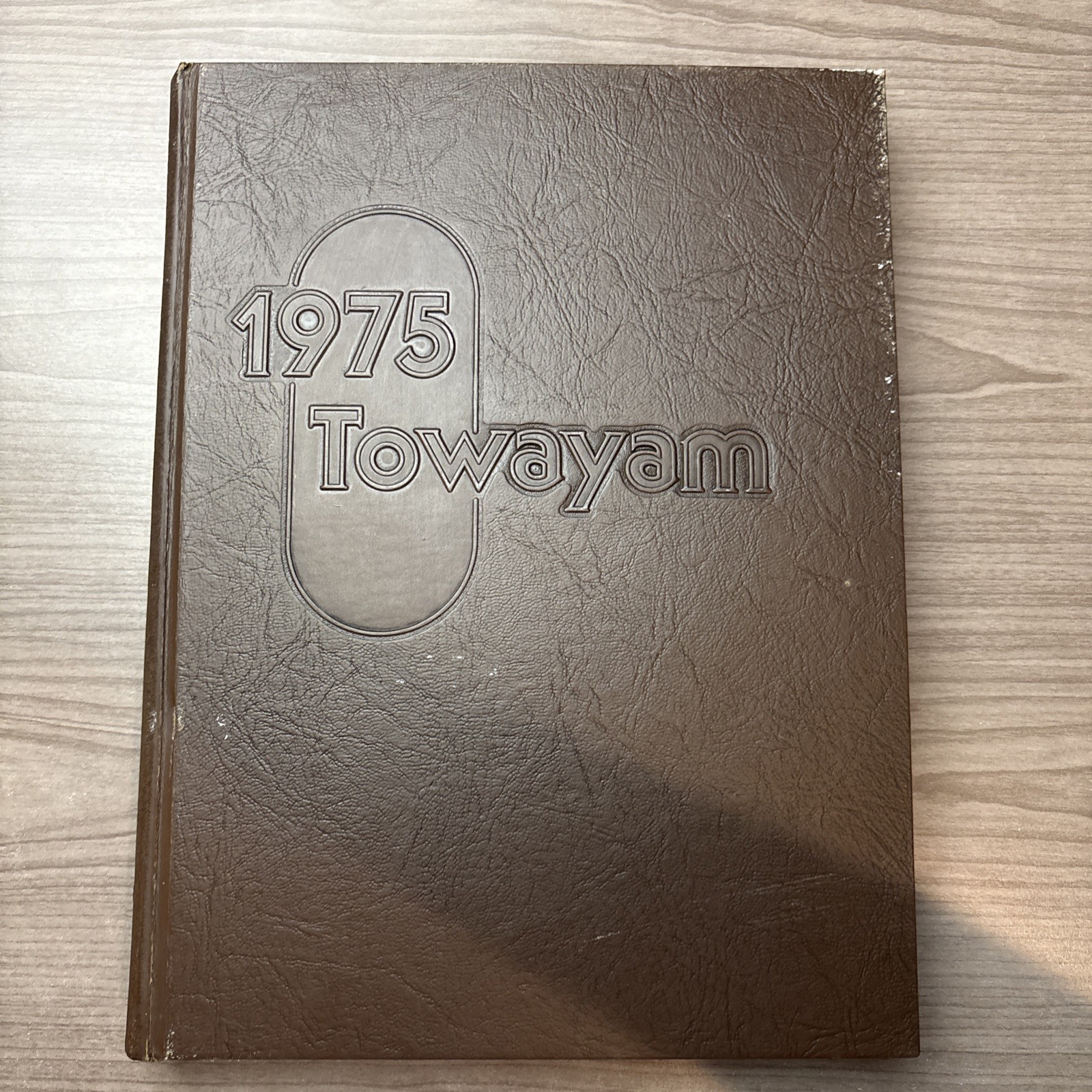 WINTER PARK FLORIDA 1975 HIGH SCHOOL YEARBOOK,” TOWAYAM”