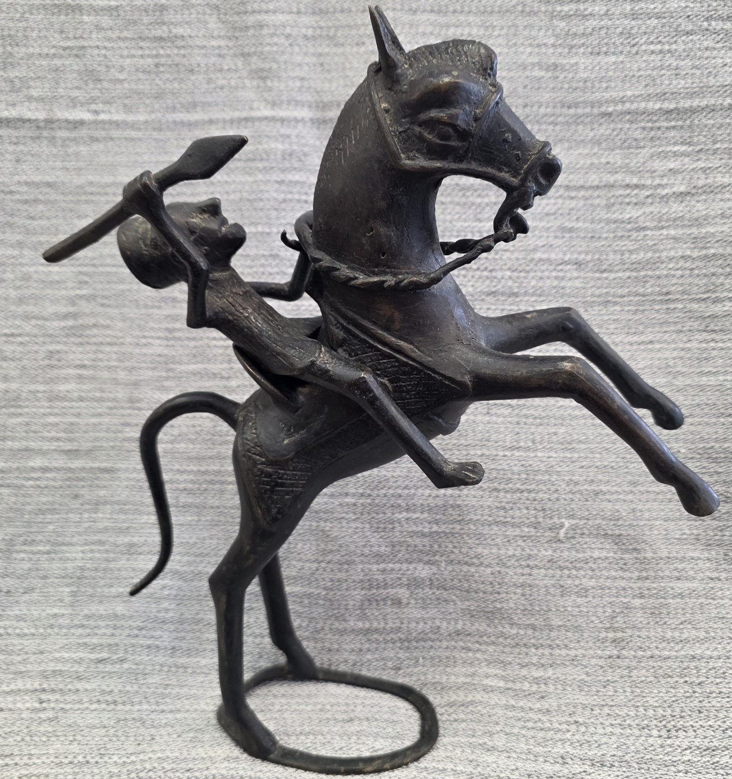 RARE EARLY 20TH CENTURY ANTIQUE BRONZE WARRIOR W/SPEAR on REELING HORSE