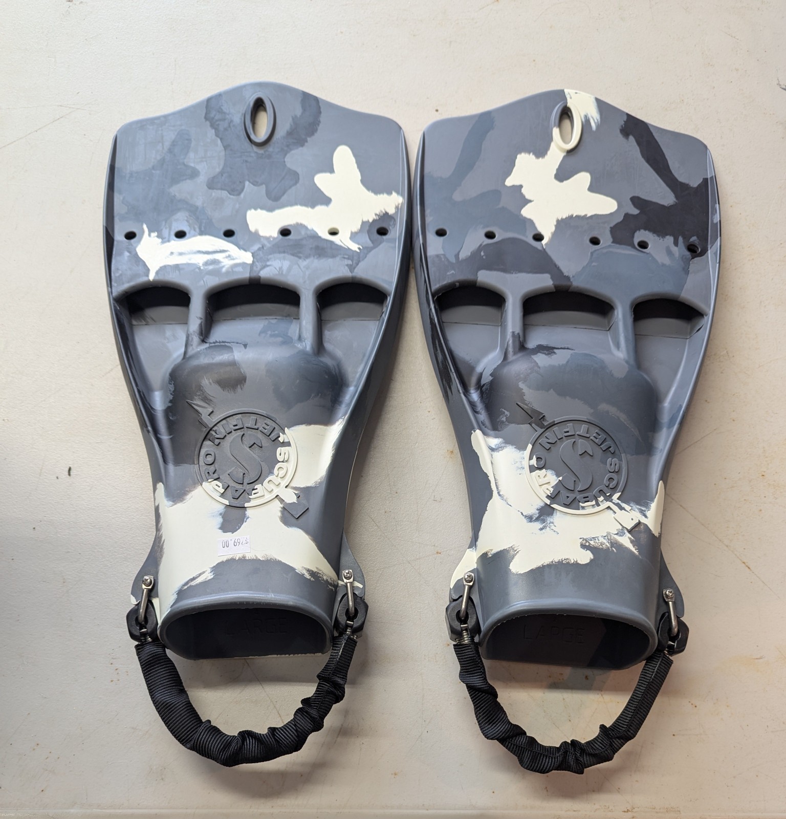 SCUBAPRO Jet Fin with Spring Heel Strap 25.380400 White Camo LARGE