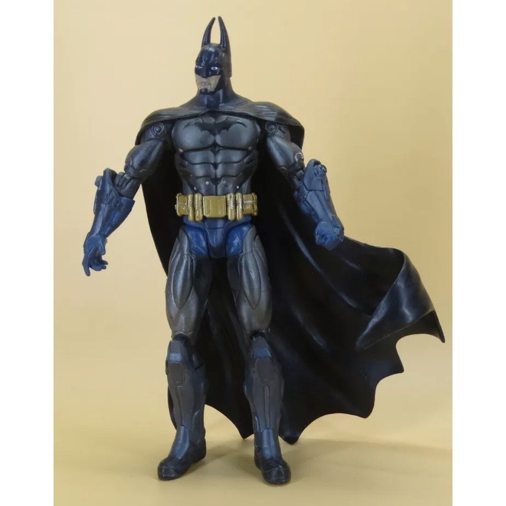 Rare !! DC  Asylum Batman   Posable Statue Figure - Ships Fast USA
