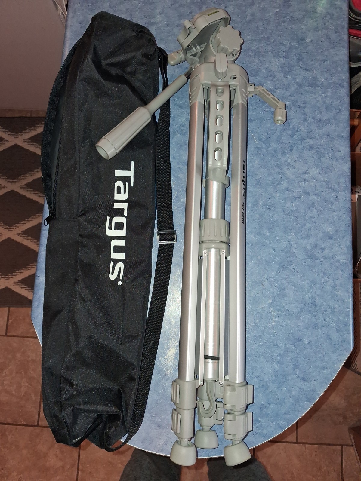  Targus TGT-58TR Camera Camcorder Tripod,3-Way Fluid Pan Head, Bubble Level 