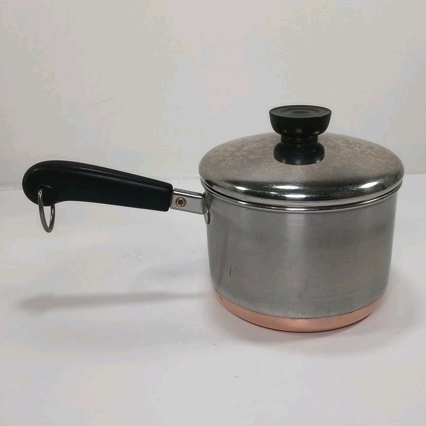 Revere Ware 1801 1.5 Quart Saucepan Pot with Lid Clinton Ill USA Copper Bottom 