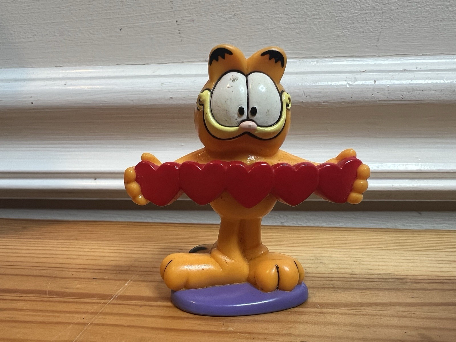 Vintage 1981 GARFIELD Cat PVC Figure Valentines 5 Five Hearts on Chest