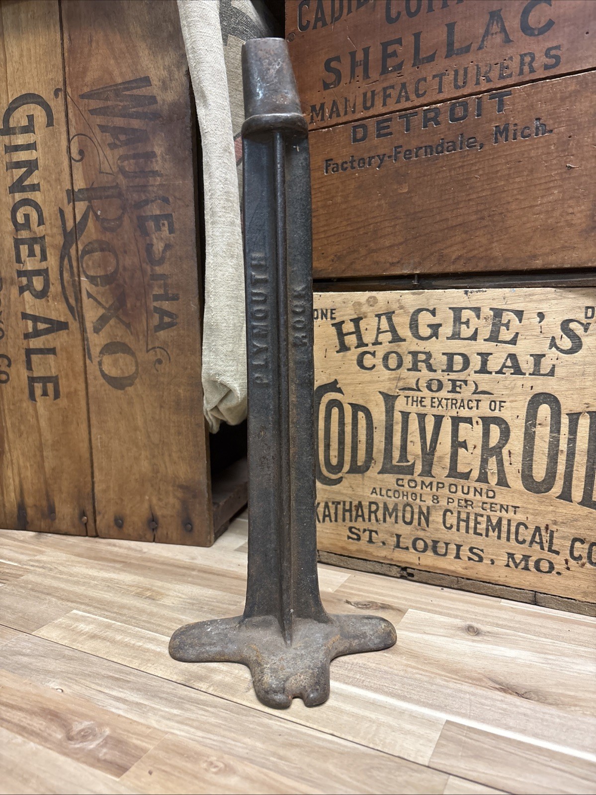 Antique Cast Iron Cobbler Shoe Making Repair Form Stand Boot Plymouth Rock