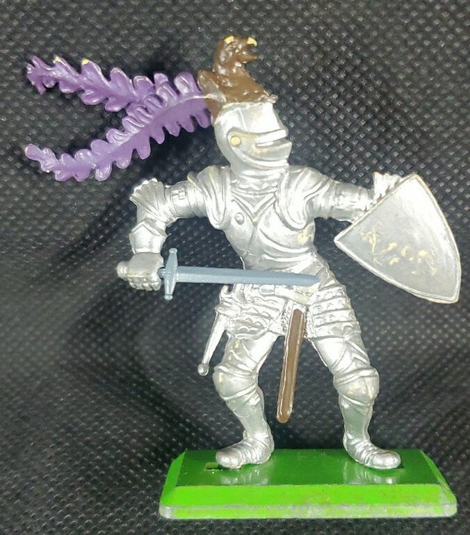 Vtg Britains Ltd Knight Silver Soldier Sword Hawk Helmet Detailed 1971 Purple **