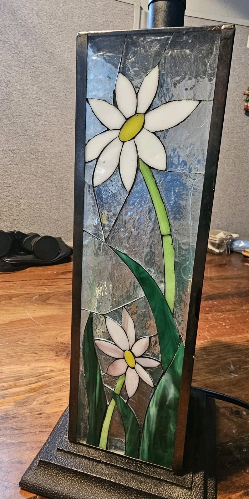 Vintage Stained Glass Pedestal Table Lamp – Floral Column Base, Works Daisy's 