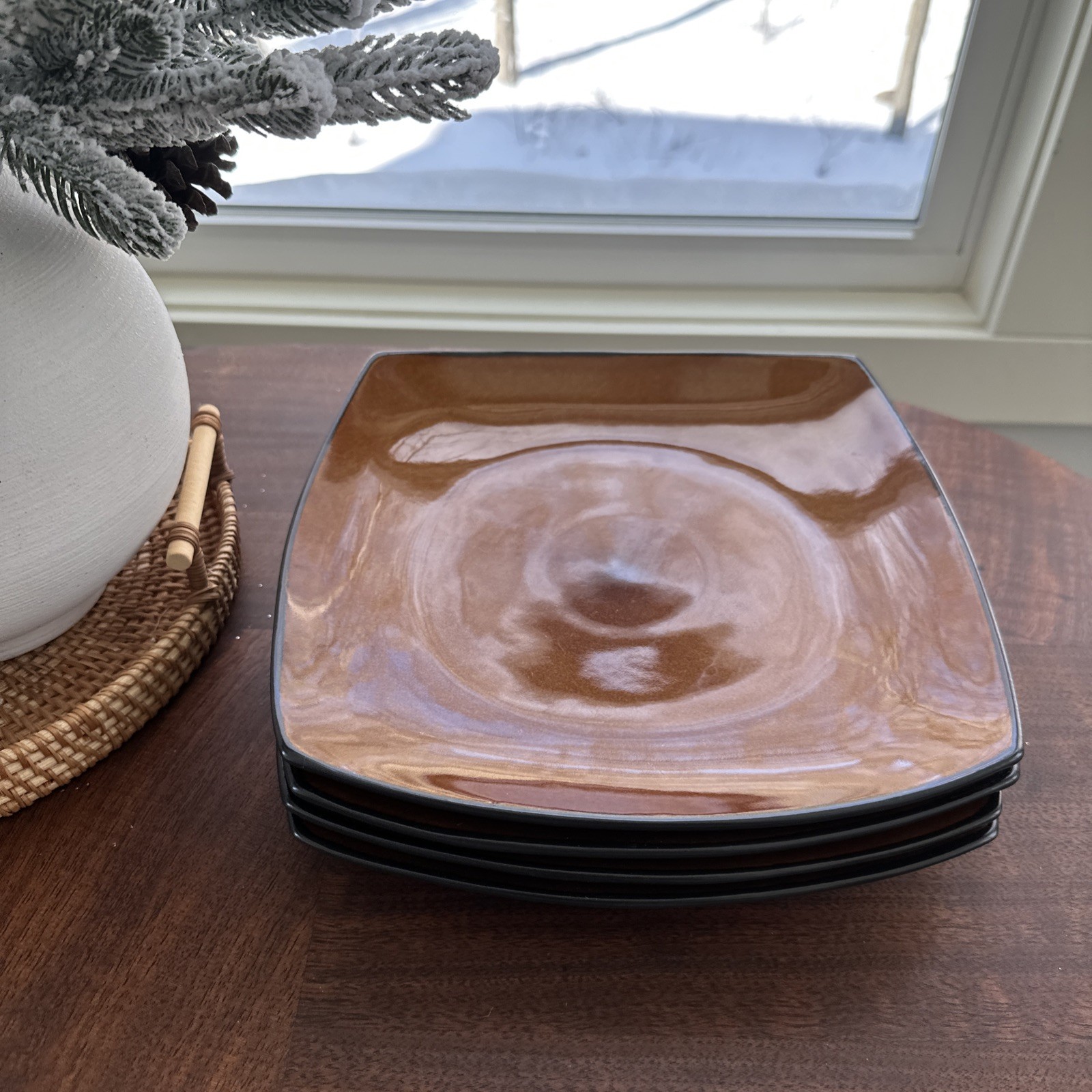 Gibson Designs Soho Lounge Amber Square Dinner Plate Lot Of 4